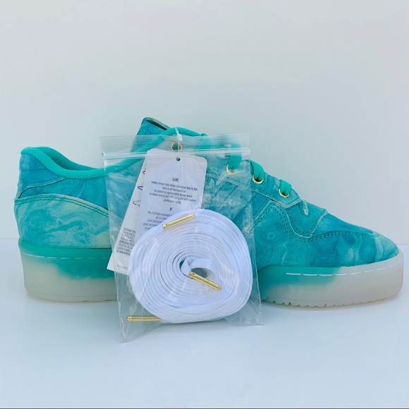 adidas RIVALRY LOW Men’s Hi-Res green/White/Gold - Picture 11 of 12